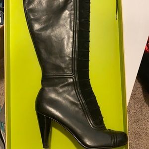 Max Studio Hurley Boots. Black, 7.5, Black.